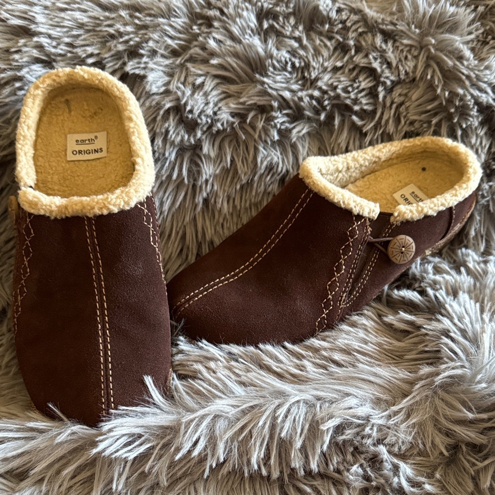 Earth Origins Brown women’s slip ons with Cream Trim